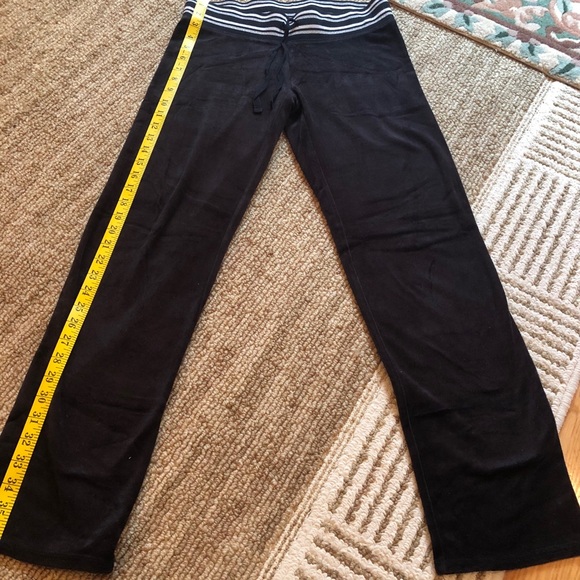 Victoria’s Secret  small short velour black pants - Picture 1 of 3